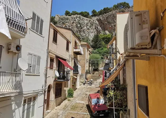 Casa Borgo Feriehus Cefalù